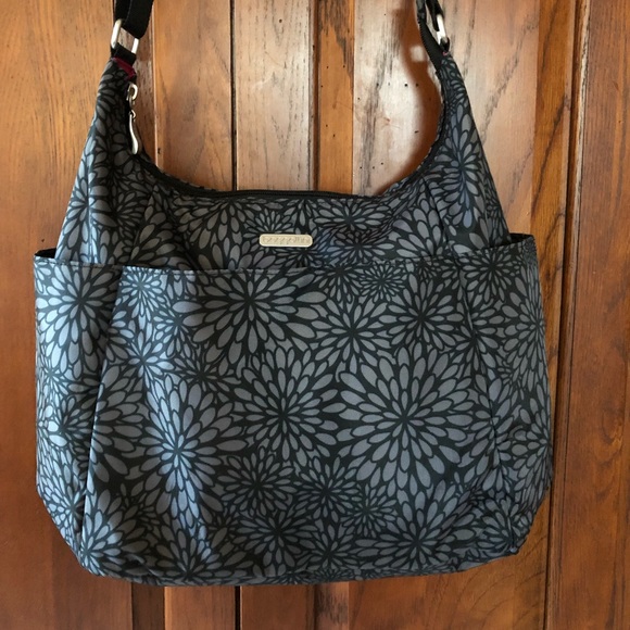 Baggallini Handbags - 🌸Baggalini Floral Hobo Travel Crossbody🌸